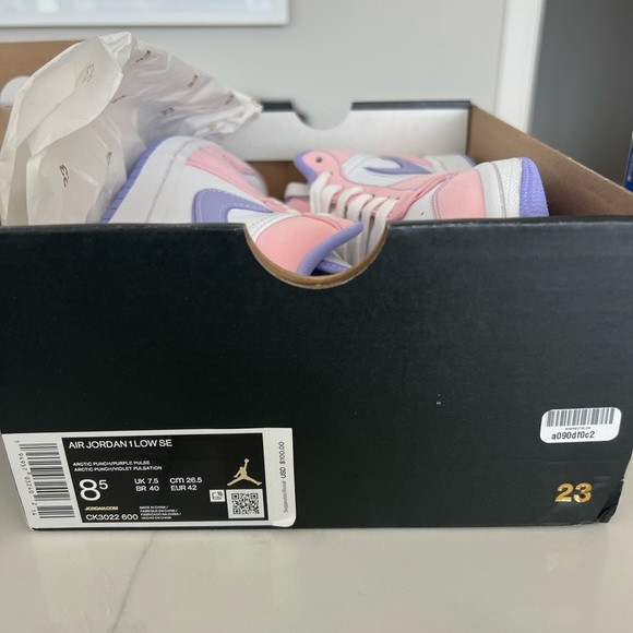 Air Jordan 1 Low SE ‘Arctic Punch’ - Picture 3 of 11